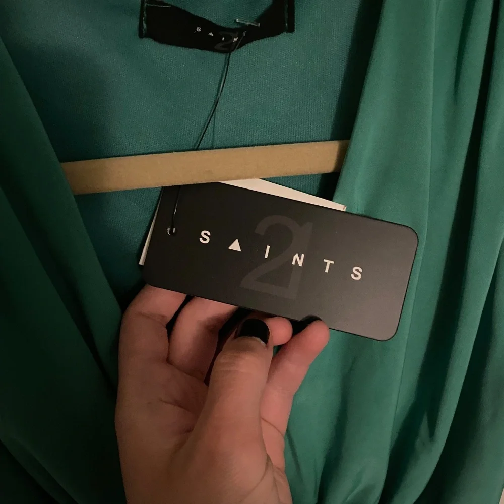 Top - Picture 2 of 5